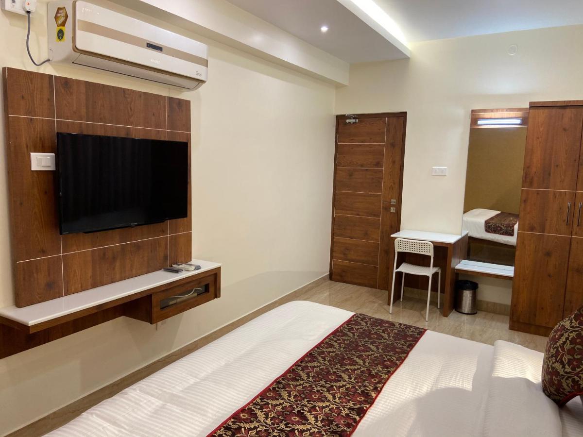 Le Shiv Executive Suite Theni Eksteriør billede